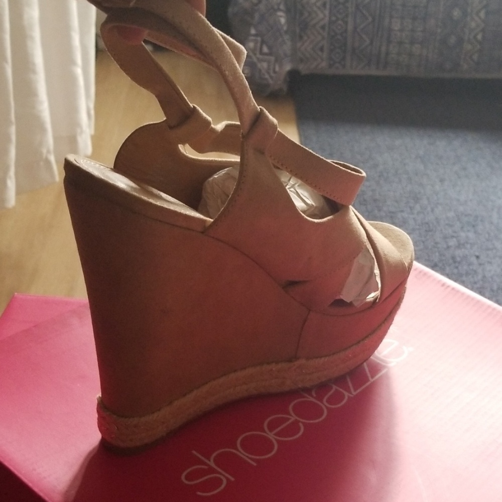 Shoes - Picture 3 of 4